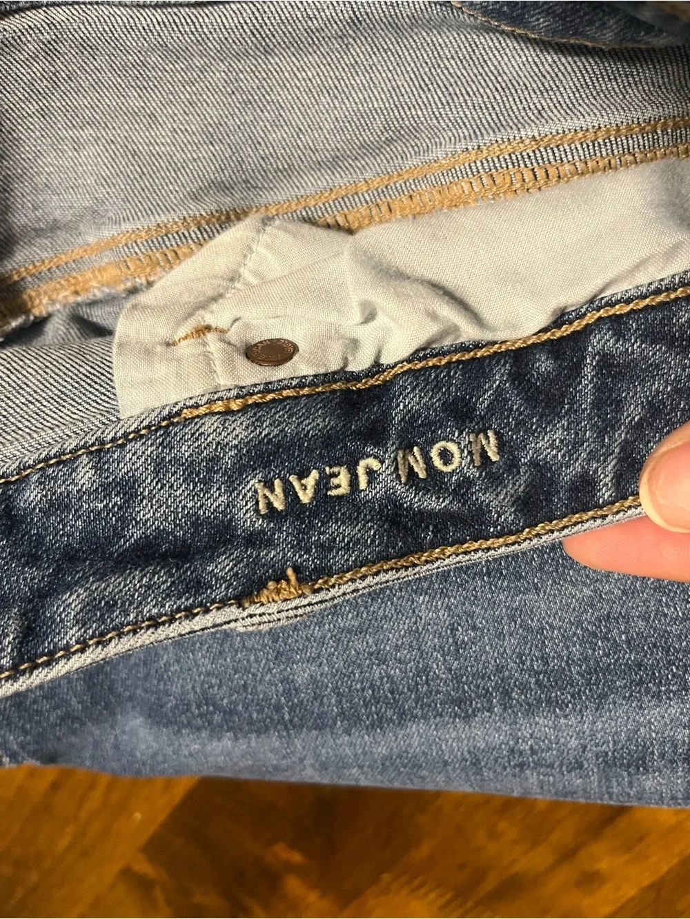 American Eagle Outfitters Mom Jean Size 14